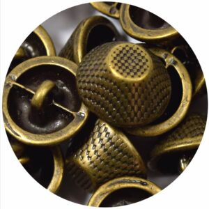 Botão Balenciaga 15059 - Ouro Velho